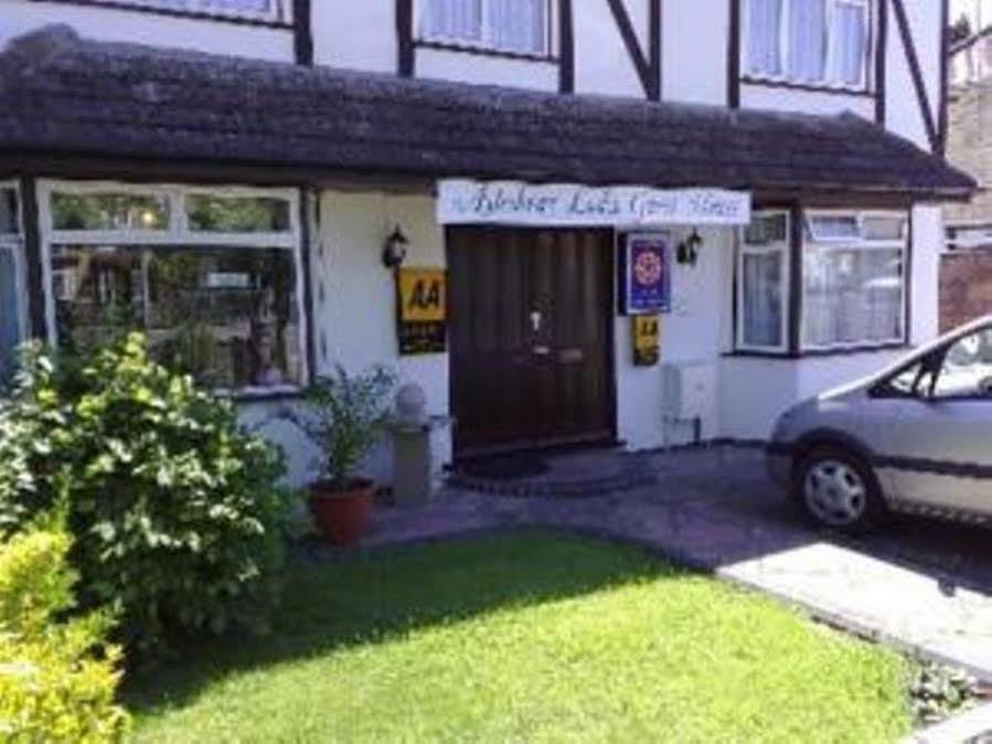 Aylesbray Lodge CBG Esterno foto