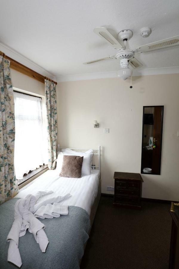 Aylesbray Lodge CBG Esterno foto