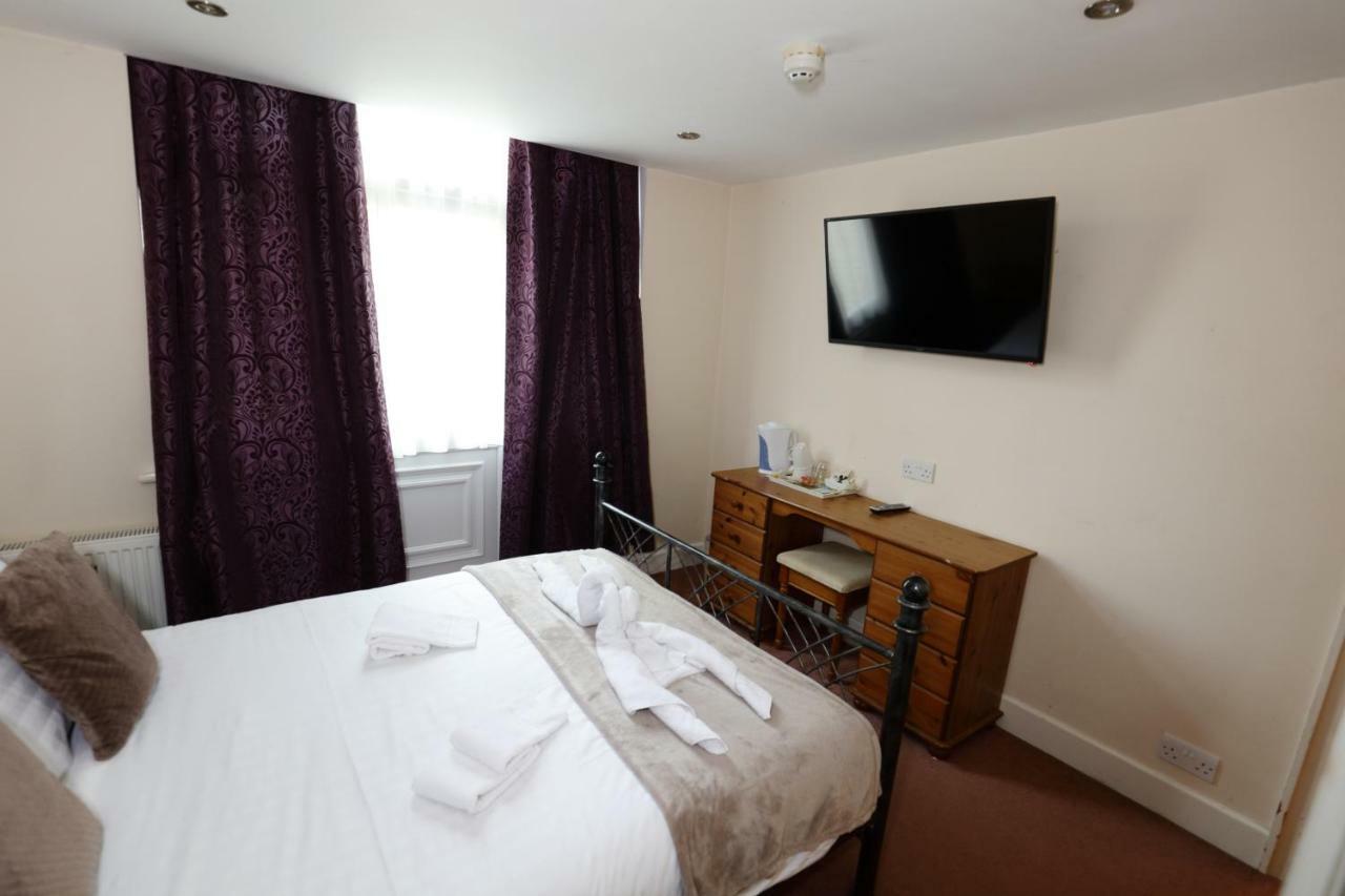 Aylesbray Lodge CBG Esterno foto